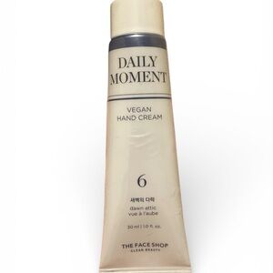 The Face Shop Daily Moment Vegan Hand Cream in Dawn Attic